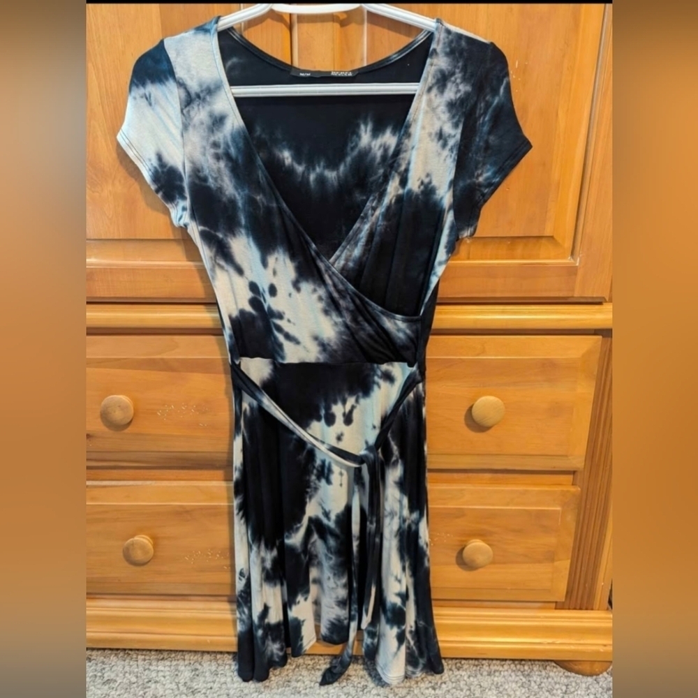 Blue and White Tie-Dye Dress With Matching Fabric Belt